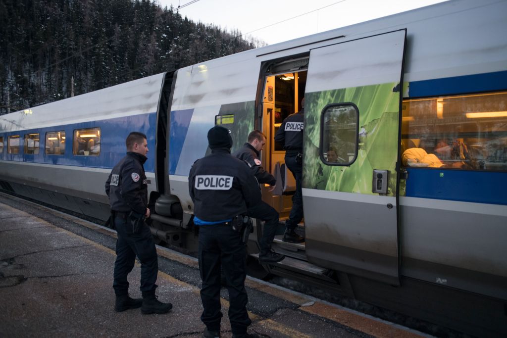 Un policier en civil a dû intervenir face à un homme armé dans un TGV Annecy-Paris