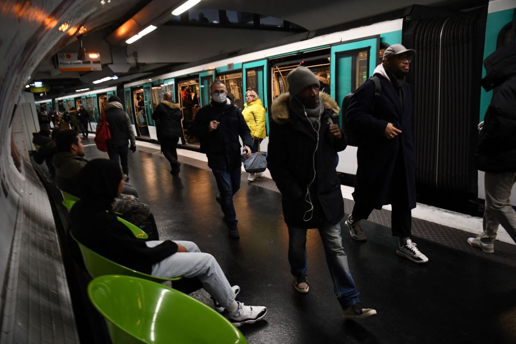 Paris : la RATP va mettre en place des «safe places» contre les violences sexistes et sexuelles dans les transports