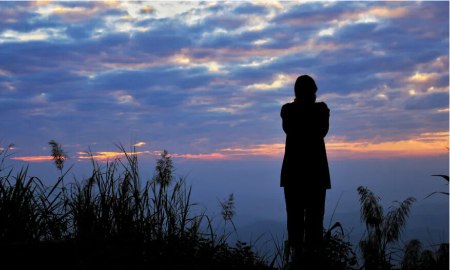 La solitude et l&rsquo;insomnie sont liées au travail avec des systèmes d&rsquo;IA
