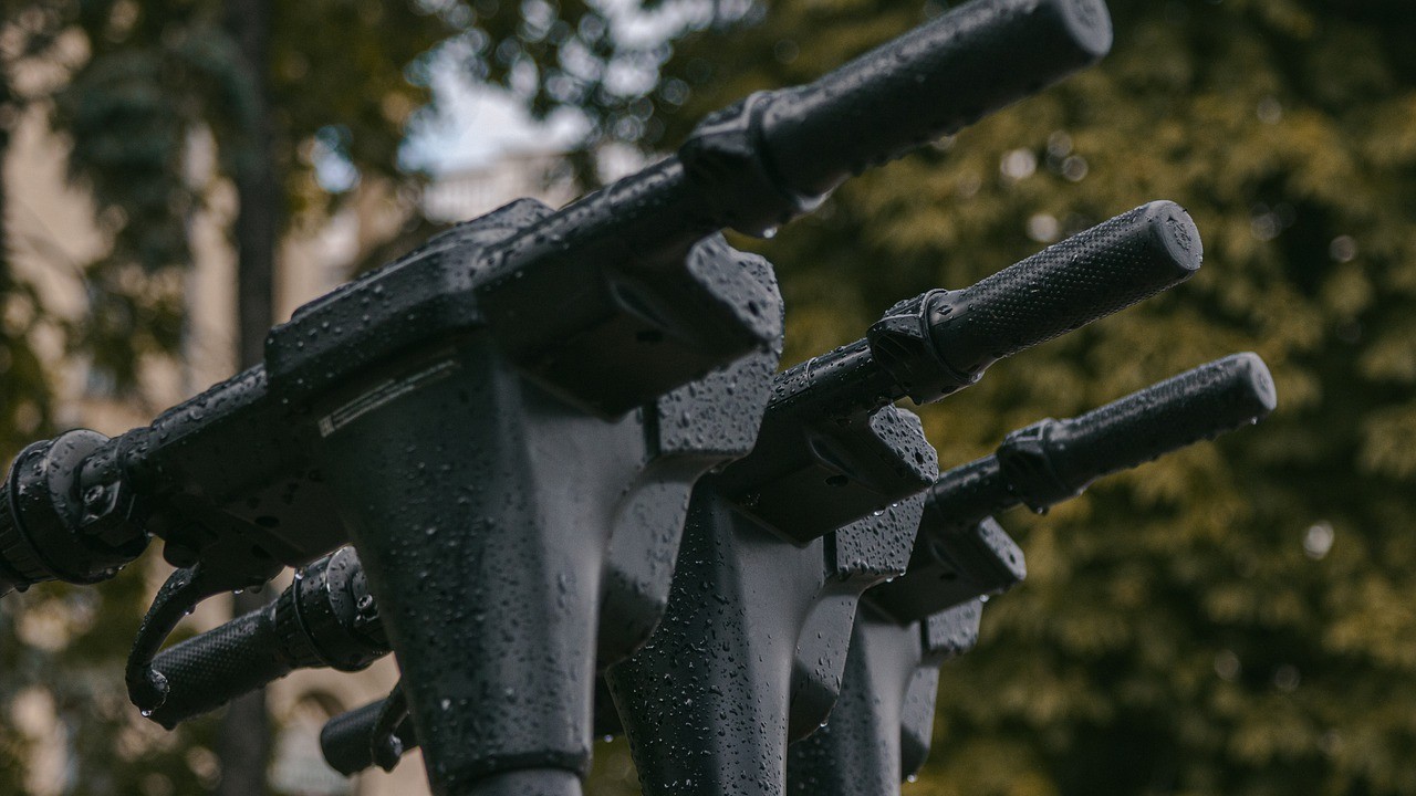 Seine-Maritime : un homme meurt après une chute en trottinette