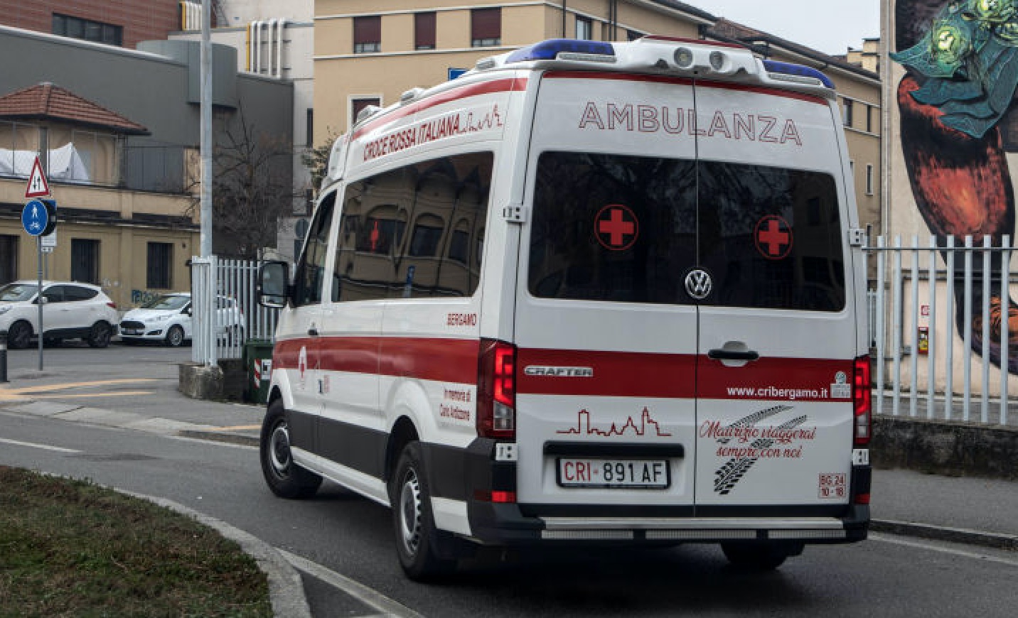 Italie : un banquier sauve miraculeusement une fillette tombée du 5e étage