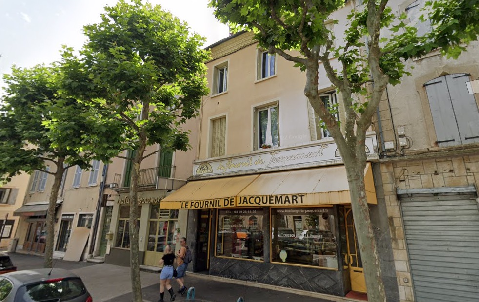 Après avoir sauvé 17 personnes d&rsquo;un incendie, Ezzedine le boulanger est reçu par le maire de Romans-sur-Isère