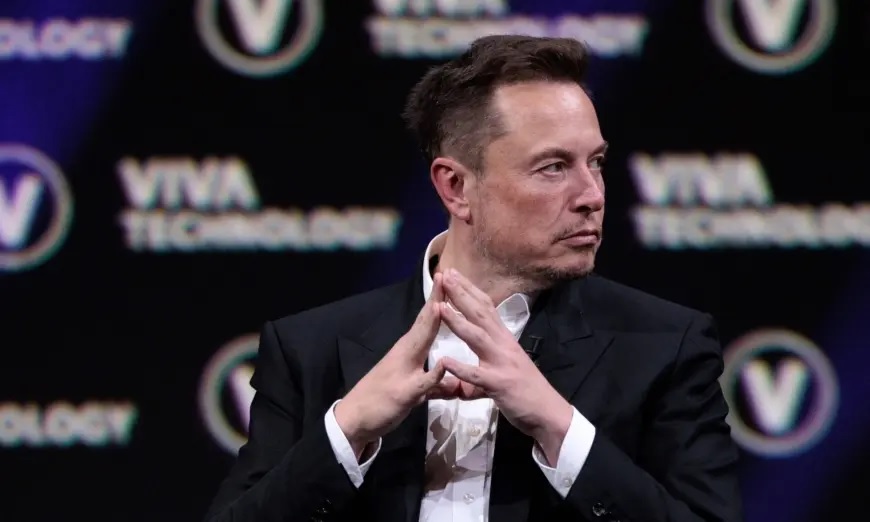 Elon Musk menace de poursuivre le groupe qui fait pression sur les grandes entreprises technologiques pour qu&rsquo;elles bannissent des utilisateurs