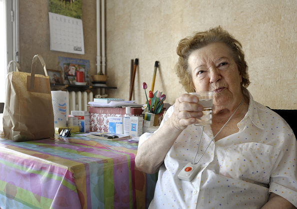 La «voleuse au verre d&rsquo;eau» interpellée et remise en liberté: elle a dérobé plus de 34.000 euros à des personnes âgées