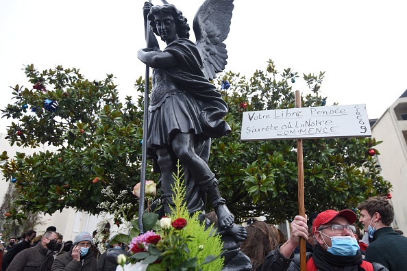 Vendée: une statue de Saint-Michel déplacée au nom de la laïcité