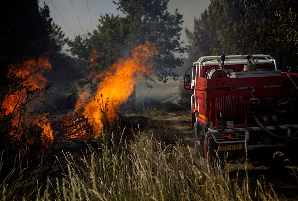 Incendie en Camargue: 15 mobil-homes détruits, 820 personnes évacuées