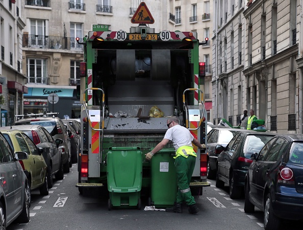 Mantes-la-Jolie: bloqué par un camion-benne, il s’impatiente et tire dans la tête de l’éboueur