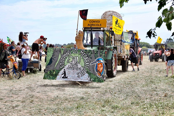 Un golf a été dégradé en marge du «Convoi de l&rsquo;eau», une enquête est ouverte