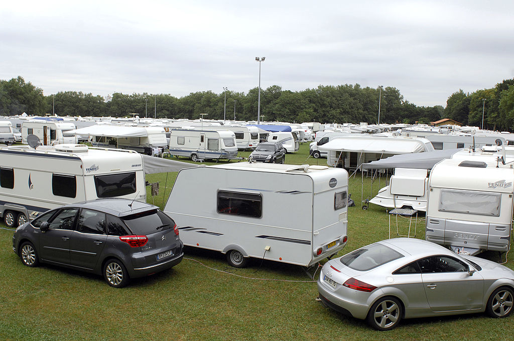 «Je sentais des coups pleuvoir»: un maire de Charente-Maritime violemment agressé par des gens du voyage alors qu&rsquo;il s&rsquo;opposait à leur installation