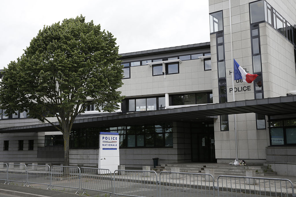 Mantes-la-Jolie: un mariage annulé alors que le cortège s&rsquo;était arrêté devant le commissariat pour tirer des mortiers d&rsquo;artifices