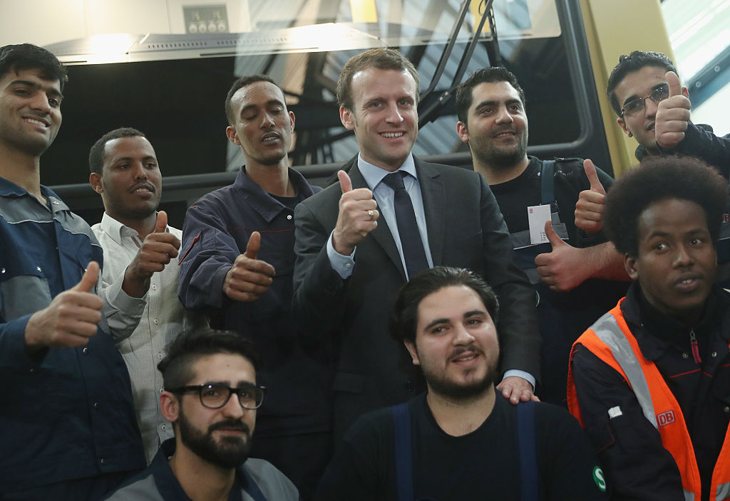 Immigration: «naïveté» et «déni» d&rsquo;Emmanuel Macron face au défi migratoire, selon ses adversaires