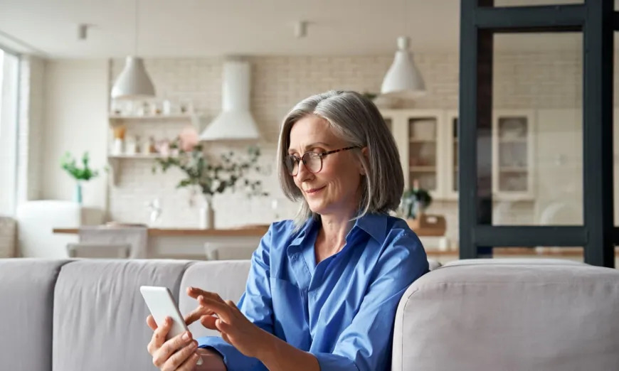 Utilisateurs de smartphones : 8 exercices essentiels pour prévenir l&rsquo;inconfort des yeux et du cou