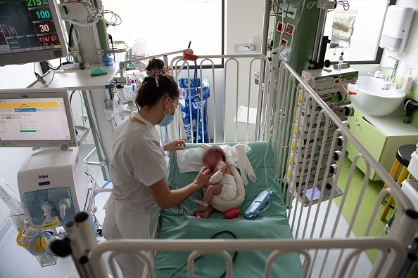 L&rsquo;inquiétante chute de la natalité en France se poursuit