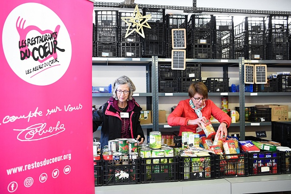 L&rsquo;État promet d&rsquo;aider les Restos du Cœur, contraints de réduire leur nombre de bénéficiaires