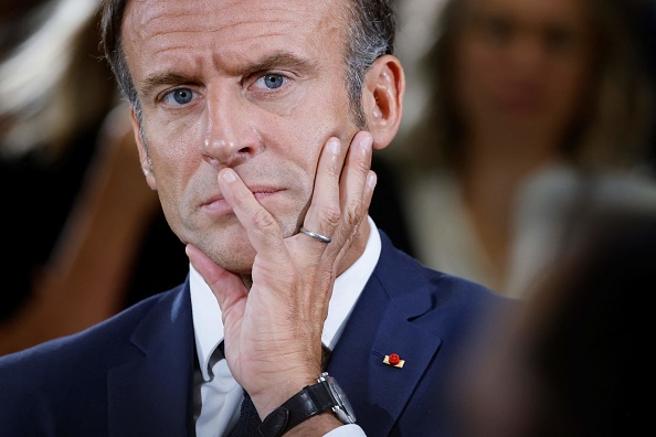 JO 2024: «il ne peut pas y avoir le drapeau russe aux Jeux de Paris», estime Emmanuel Macron