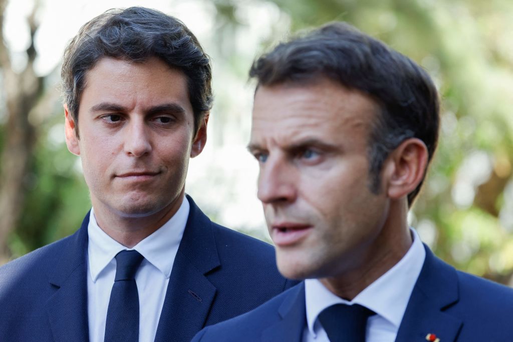 Emmanuel Macron à propos de l&rsquo;abaya: «On ne peut pas faire comme s&rsquo;il n&rsquo;y avait pas eu Samuel Paty»
