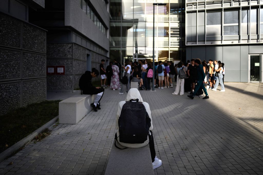 Abaya: garde à vue d&rsquo;un père de famille après avoir proféré des menaces de mort à l&rsquo;encontre d&rsquo;un proviseur