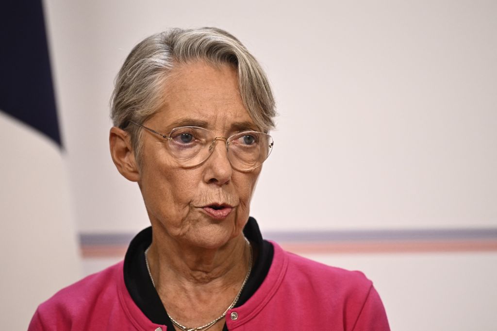 Élisabeth Borne dégaine le premier 49.3 de la saison, la Nupes réplique par une motion de censure