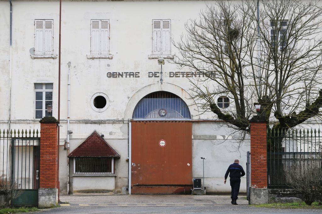 Armement, véhicules, visioconférences… quelles sont les mesures ayant permis la levée du blocage des prisons ?