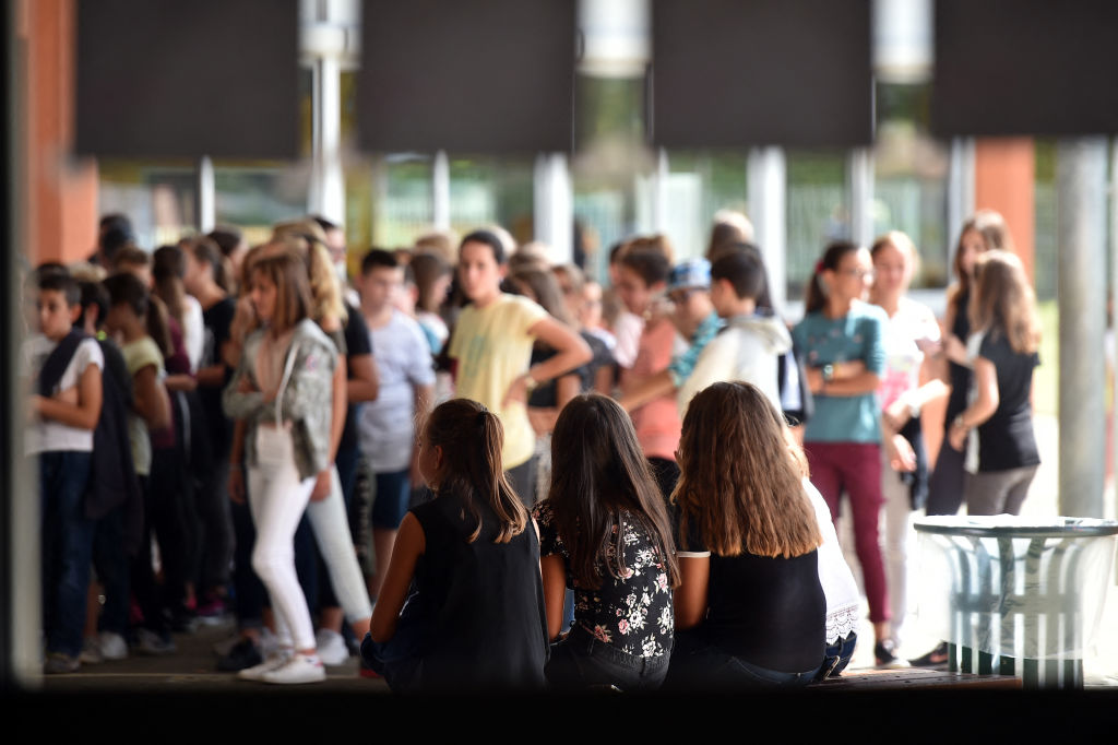 «Jeu de la virgule»: quel est ce nouveau «jeu» dangereux qui gangrène les cours de récréations  ?