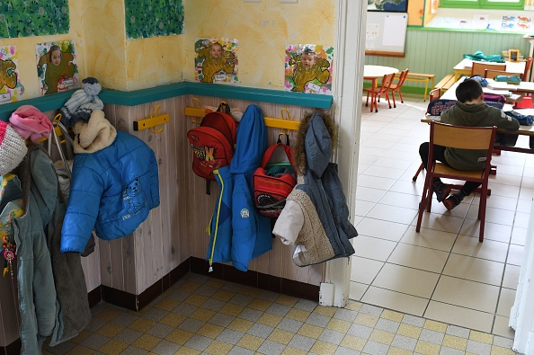 Rénovation des écoles: le gouvernement annonce sa méthode, suscitant les critiques des maires