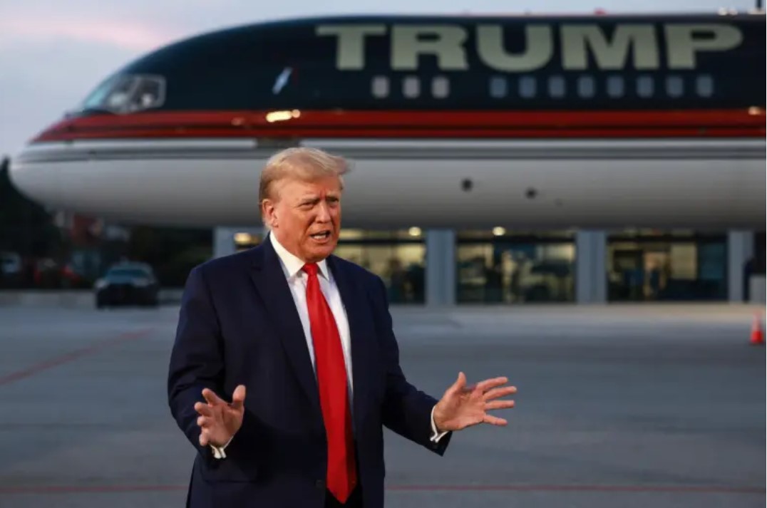 Pour Trump, les propos alarmistes sur les nouveaux variants du Covid sont un stratagème de «fous» pour truquer les élections de 2024