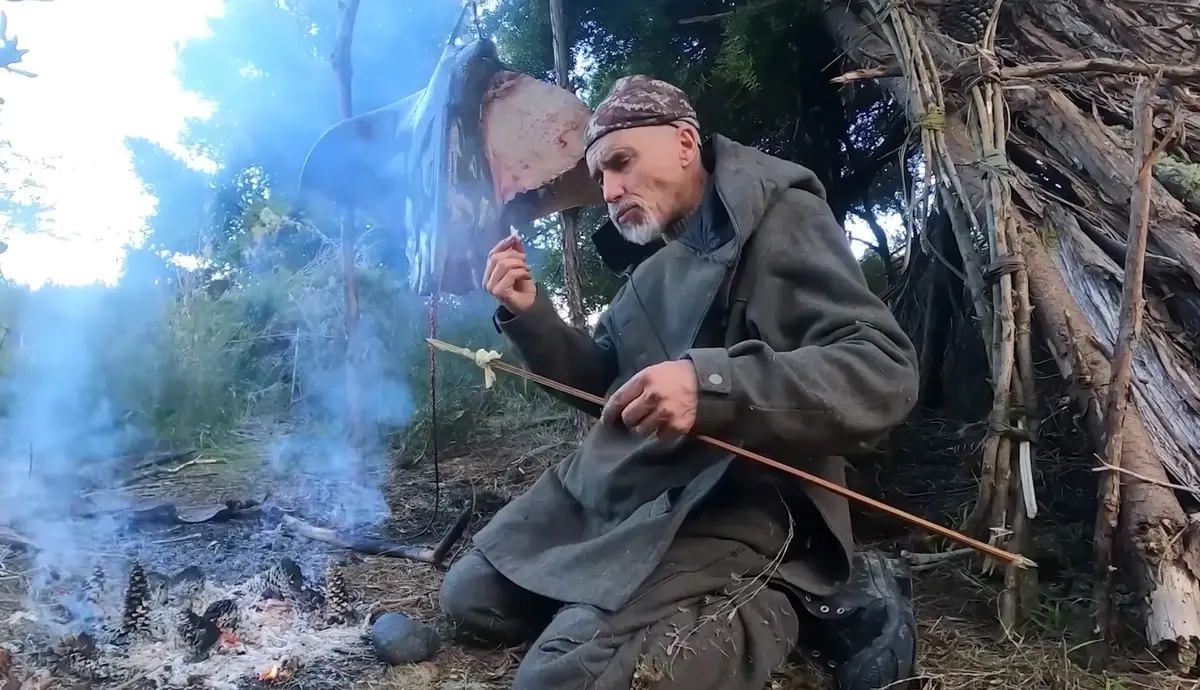 Un homme survit 5 jours en plein hiver sur une île déserte de Nouvelle-Zélande, sans outils, ni nourriture, ni feu – voici comment