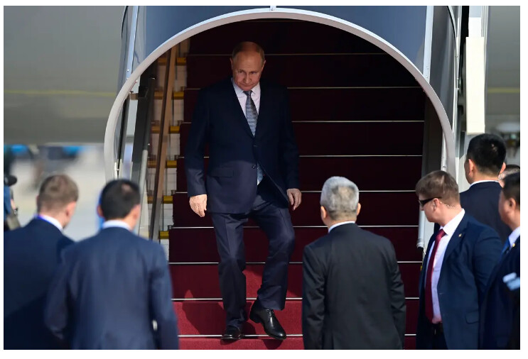 Poutine arrive à Pékin pour resserrer les liens avec «mon ami» Xi Jinping sur fond de guerres en Ukraine et en Israël