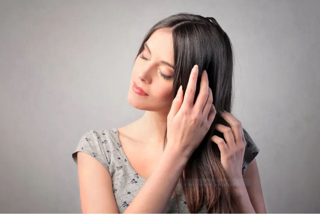 Se peigner les cheveux régulièrement pour un cuir chevelu sain et des bienfaits surprenants