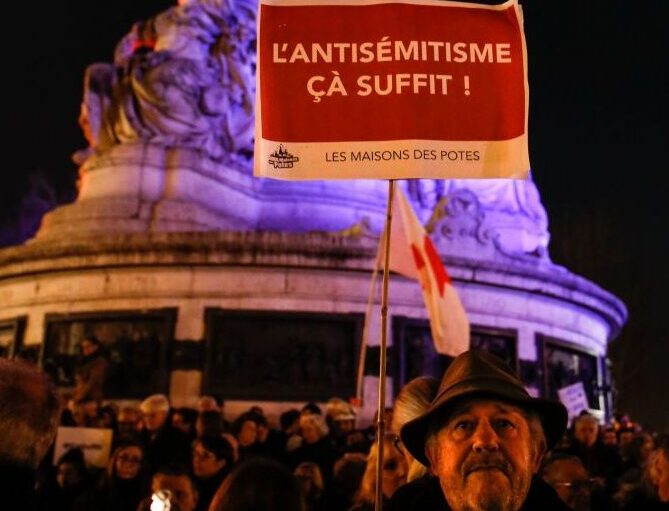 Le gouvernement lance des « assises de lutte contre l&rsquo;antisémitisme »
