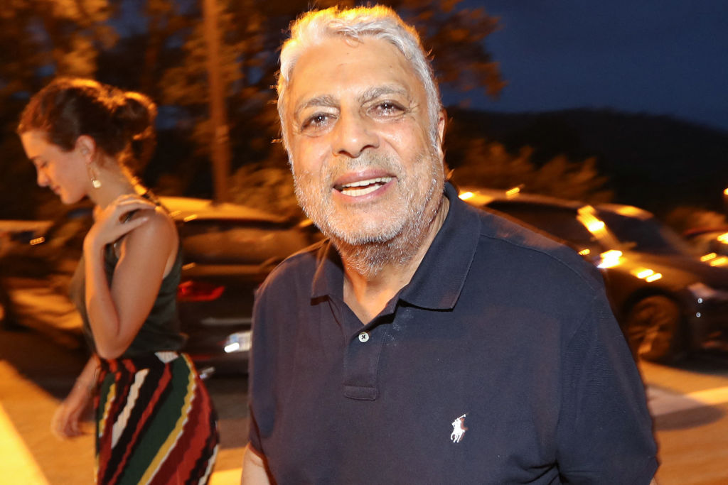 «Il faut les dégommer», Enrico Macias dérape à propos de la LFI qui annonce porter plainte