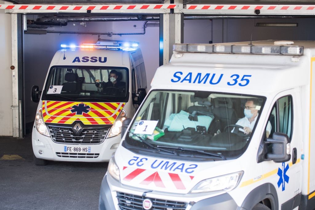 Rennes: le bébé retrouvé dans une poubelle se porte bien, un pompier lui a donné un prénom