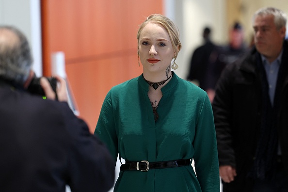 Lyon: Mila menacée par des militants d&rsquo;extrême-gauche lors du rassemblement en hommage à l&rsquo;enseignant tué à Arras