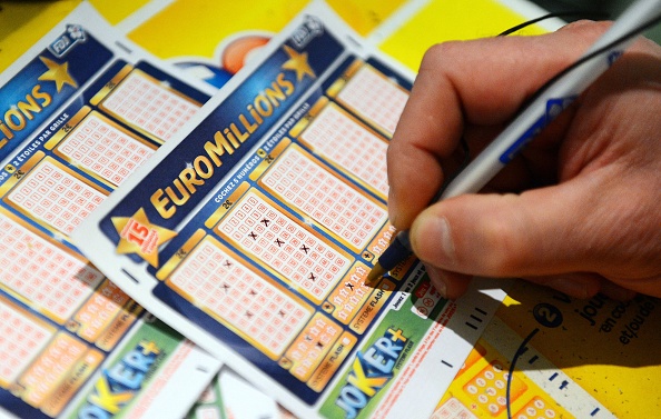 Euromillions: le jackpot de 130 millions d&rsquo;euros remis à un couple de Levallois-Perret