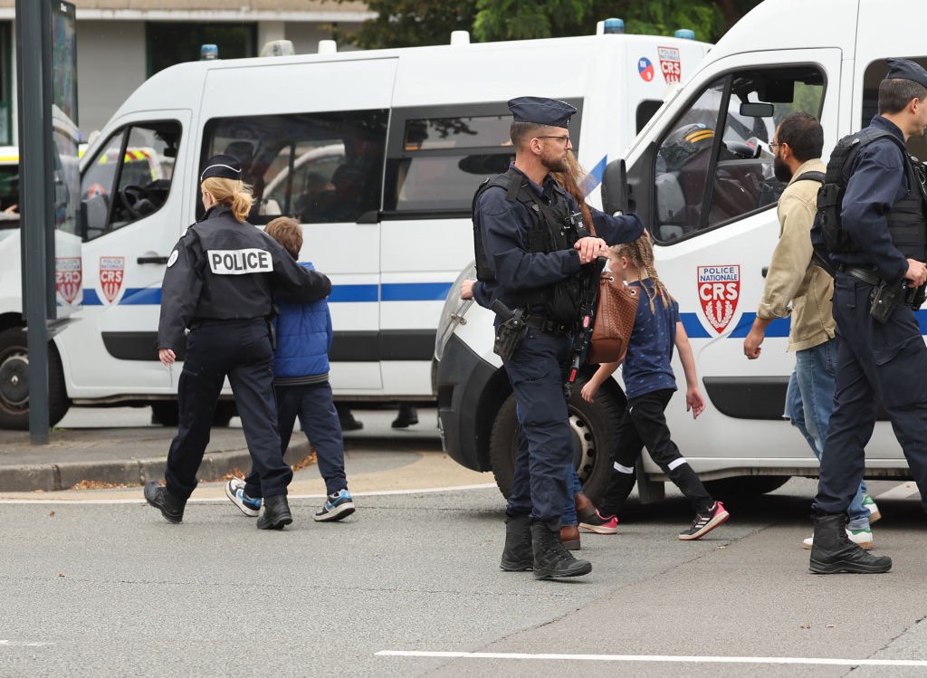 Arras: qui était Dominique Bernard, l&rsquo;enseignant qui a trouvé la mort en voulant protéger des élèves ?