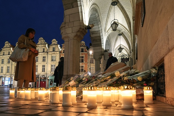 Ultime hommage d&rsquo;Arras pour les funérailles de Dominique Bernard, sous haute surveillance