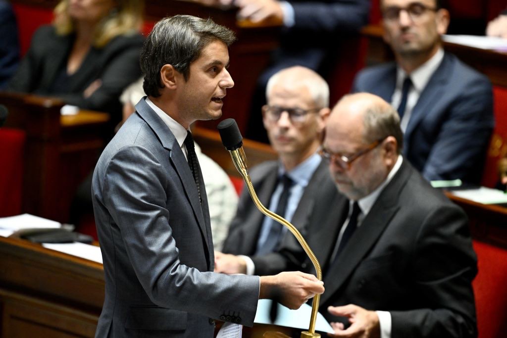 « Le pas de vague, c&rsquo;est fini » assure Attal après les 357 perturbations recensées pendant les hommages au professeur de français tué