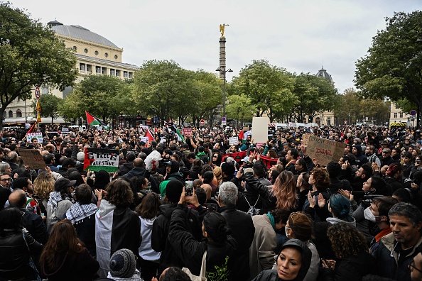 À Paris, des milliers de participants à un rassemblement pro-palestinien interdite