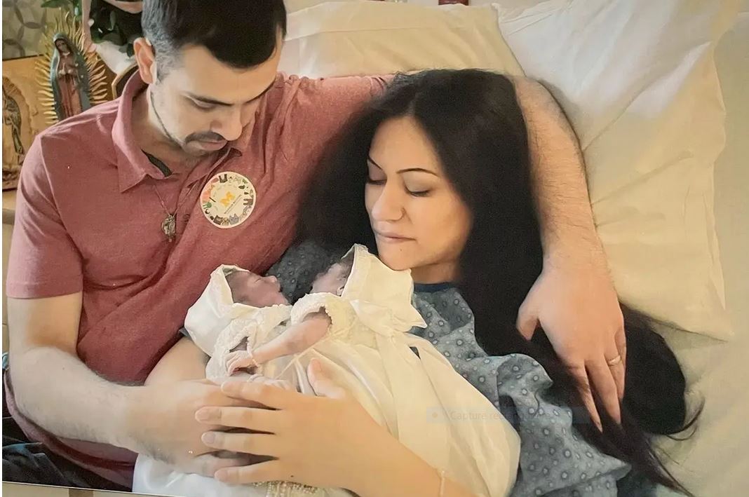 Un don de vie d&rsquo;une heure: des parents refusent d&rsquo;avorter des sœurs siamoises et les baptisent avant leur dernier souffle