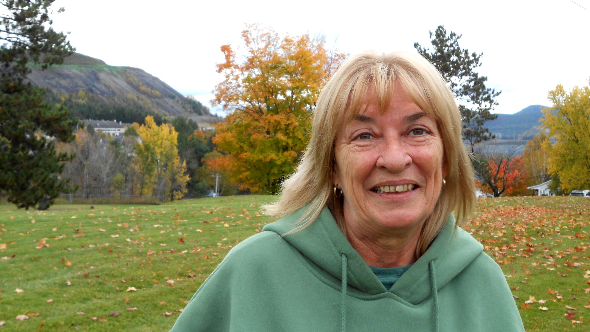 « Le ciel existe, il y a une vie de l&rsquo;autre bord » : après 4 expériences de mort imminente et 2 miracles, elle raconte