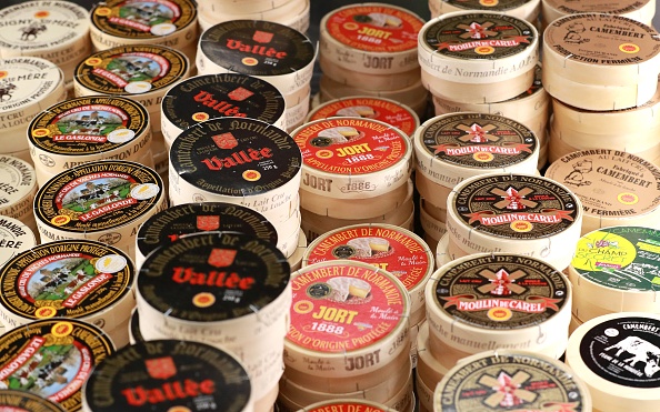 Les boîtes à camembert traditionnelles menacées de disparaître à cause d&rsquo;une réglementation européenne