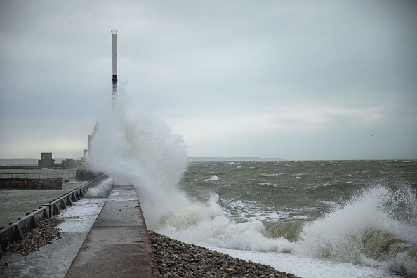 Tempête Ciaran: des rafales jusqu&rsquo;à 170 km/h, plusieurs départements en alerte maximale