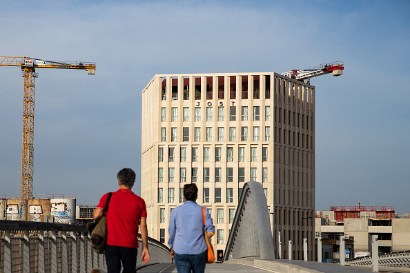 La crise de l&rsquo;immobilier neuf : 300.000 emplois menacés d&rsquo;ici 2025