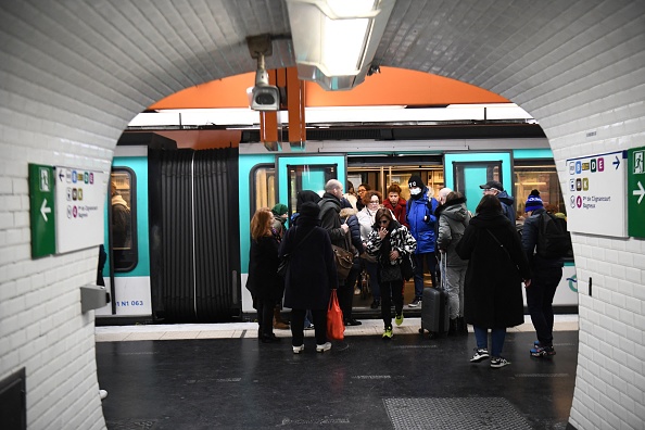 «Ni*** les juifs, vive la Palestine»: scène antisémite dans le métro à Paris, une enquête ouverte