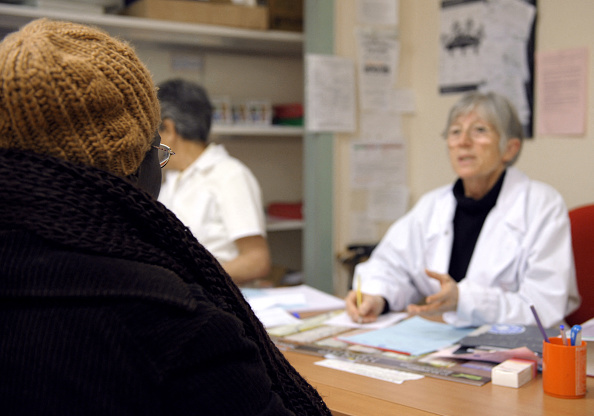 Immigration: 3000 soignants demandent le maintien de l&rsquo;Aide médicale d&rsquo;État