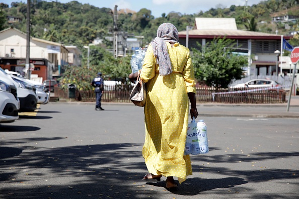 Crise de l&rsquo;eau à Mayotte: la distribution des bouteilles étendue à toute la population