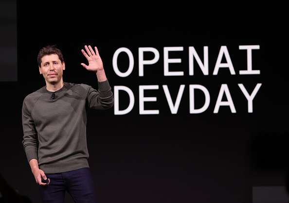 Sam Altman retourne à OpenAI comme PDG, quelques jours après son éviction