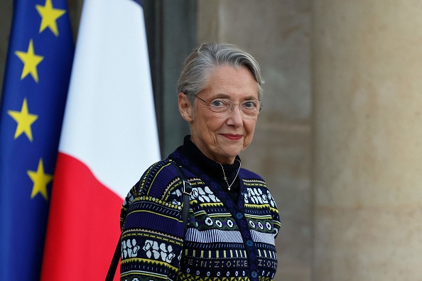 Élisabeth Borne demande à ses ministres de réinterroger leurs dépenses