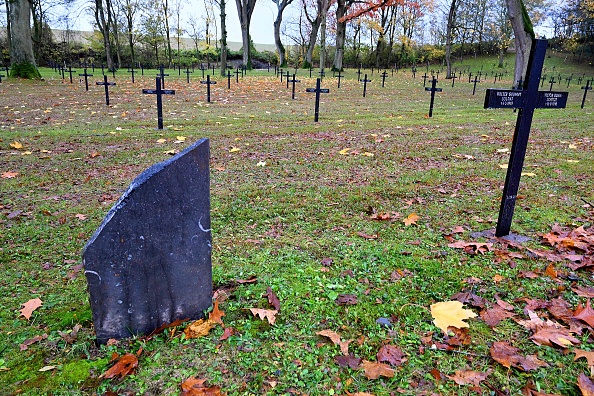 Dix stèles juives détériorées dans un cimetière militaire allemand de l&rsquo;Oise
