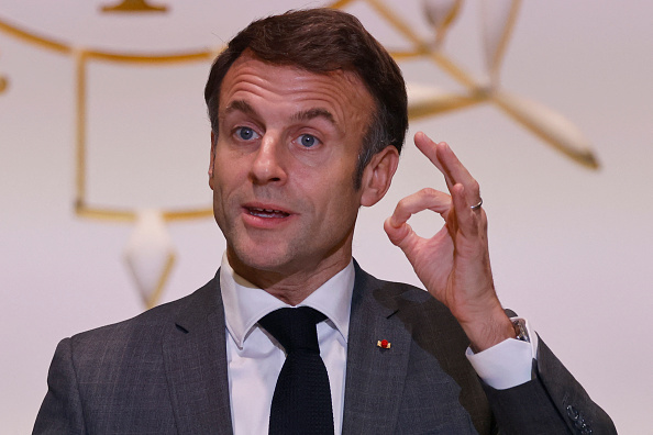 Violences faites aux femmes: Emmanuel Macron promet d&rsquo;y «mettre fin»